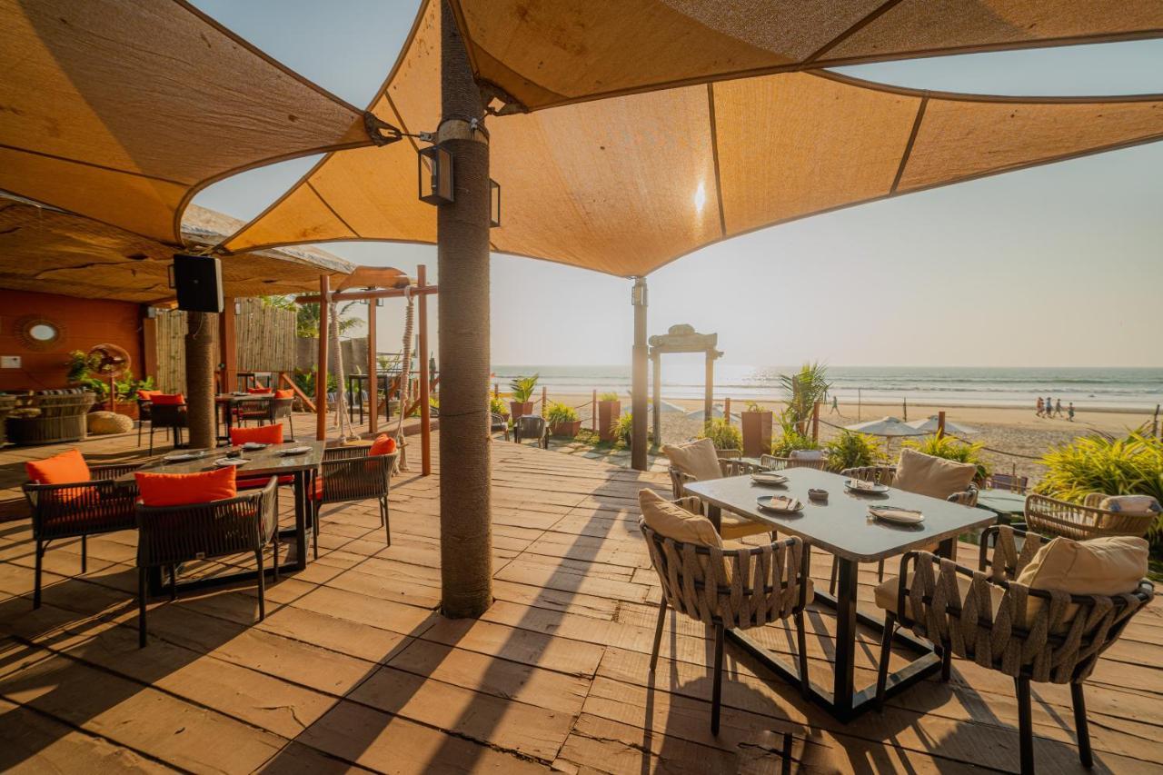 Living Room Beach Resort Морджим Экстерьер фото