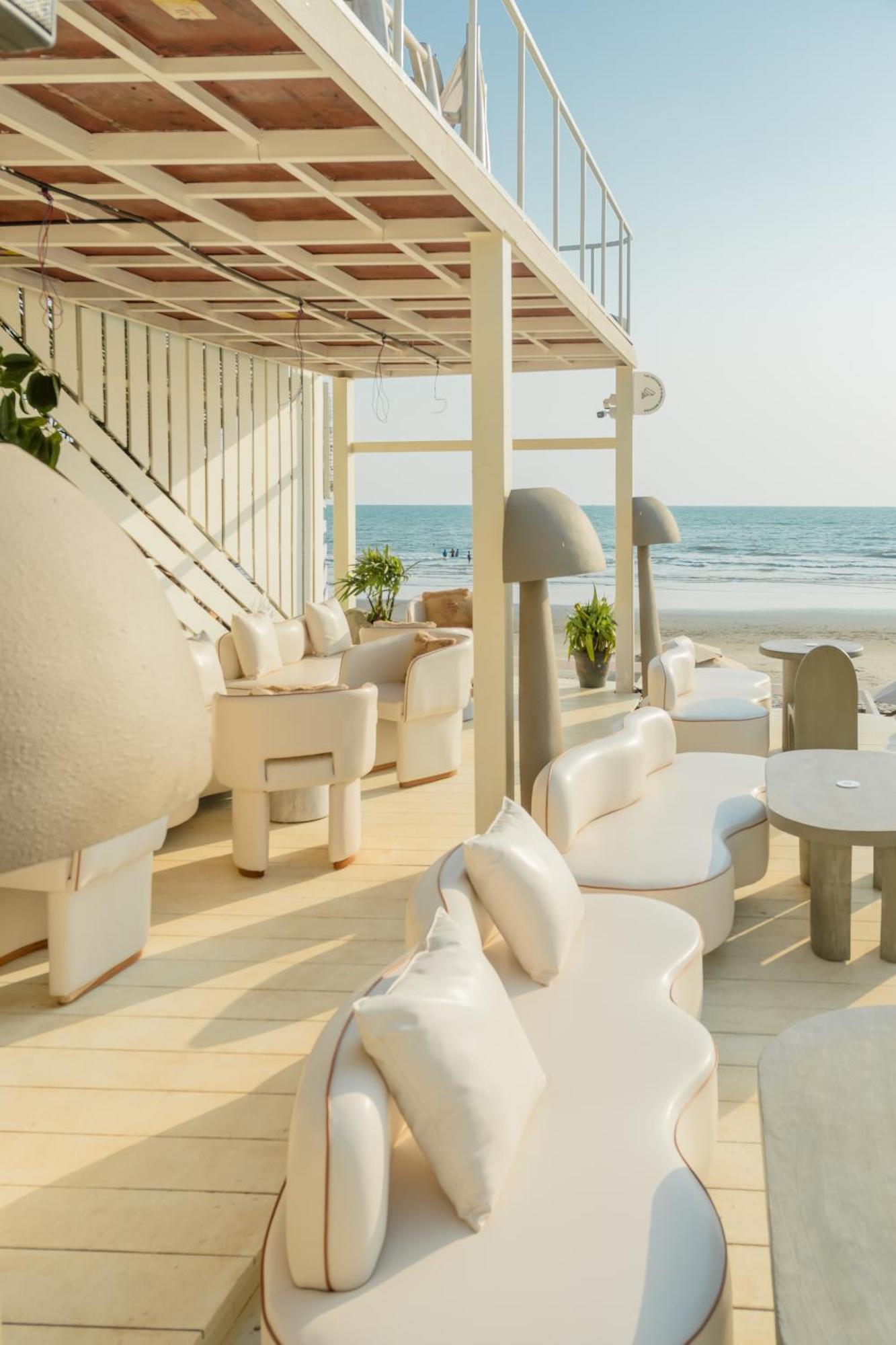 Living Room Beach Resort Морджим Экстерьер фото
